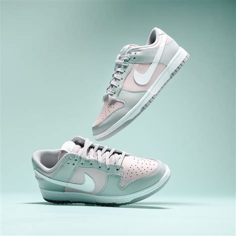 nike dunk shoes for women.